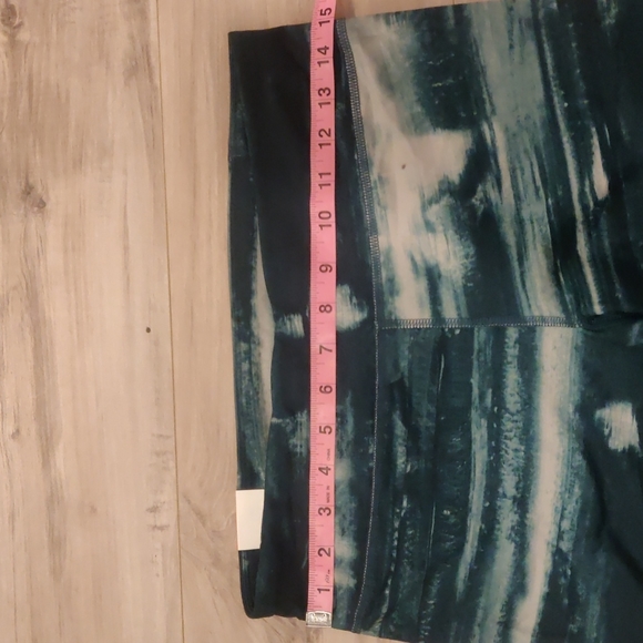 NWT Under Armour Fitted Capri - Picture 3 of 7